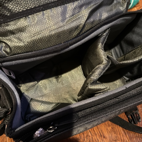 Nikon d3200 camera like new. Stored in a case and never touched - Picture 10 of 11